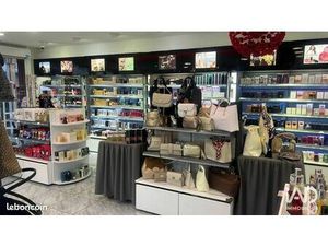 Local 102 m² BAIE-MAHAULT