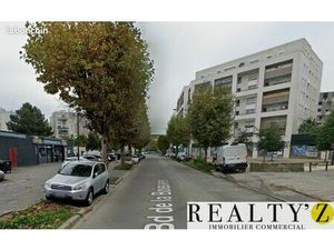 Local commercial 162 m²