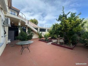 Maison 8 pièces 217 m²