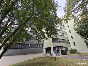 CHARLEVILLE-MEZIERES Centre - APPARTEMENT de 80 17 m² - en Résidence avec Gardien et Place