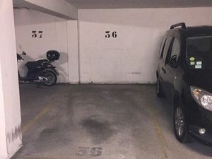 Lot trois parkings loués