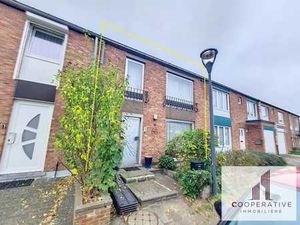 Maison dans clos résidentiel avec veranda et jardin