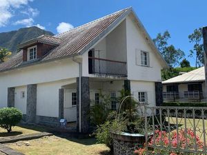 Maison de 154 m² à rénover – Grand terrain clos de 1 400 m²