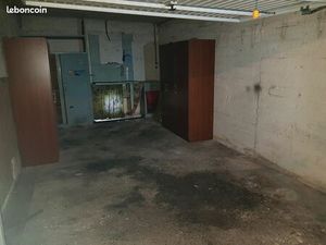 Garage fermé sécurisé dans IMMEUBLE TOULON CENTRE/EST