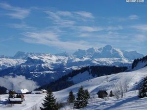 A vendre  une place de parking couverte  résidence Le Rovagne  Mieussy
