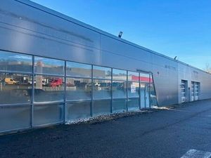 Local commercial avec vitrine