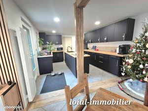 Magnifique maison rénovée avec goût équipement domotique  accès véhicules  cuisine américa