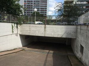 Parking sous terrain Esplanade proche facultés