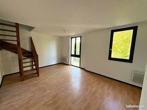 Vente de particulier à particulier – Beau T3 en duplex premiers étage d’un immeuble à Bord