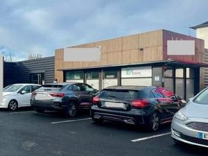 Local commercial 170 m²