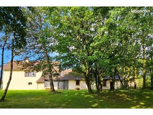 ? Maison rénovée avec parc arboré – 3 espaces indépendants : habitation 197m² + appartemen