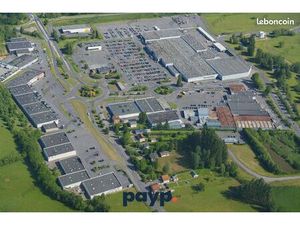 Local commercial 600 m²