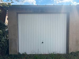 Parking/box 1 pièce 14 m²