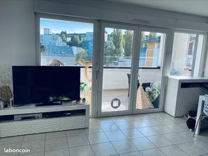 Appartement 69m2 / exterieur 20m2/ parking couvert et cave