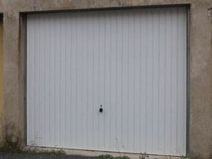 Garage/box 15 m² Unieux
