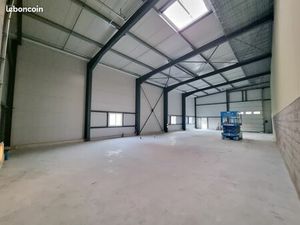 Local 310m2 - St Charles Parc Ducup