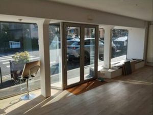 Local commercial  magasin 70 m2