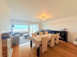 Gemeubeld 3-slaapkamer appartement met frontaal zeezicht!