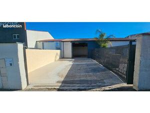 Hangar 80m2 avec cour exterieur