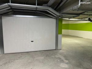 Rarissime New garage XXL  dans résidence neuve  200 m de la mairie  portail automatisé  ga