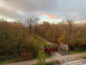 T3 vue degagee sur parc ausone sans vis a vis avec terrasses et parking