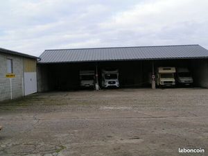 Garage camping car sur Damazan