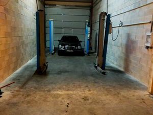 Garage mécanique à louer