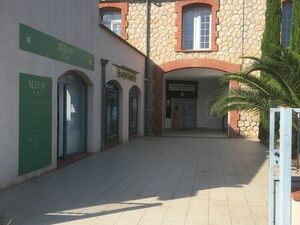 Thuir  local commercial ou bureaux à louer