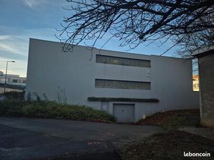 Parking/box 1 pièce 15 m²