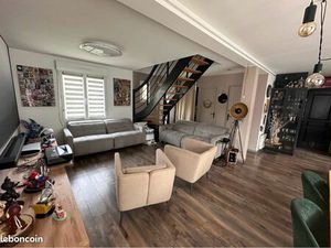 Maison 4 chambres à Frénouville avec jardin