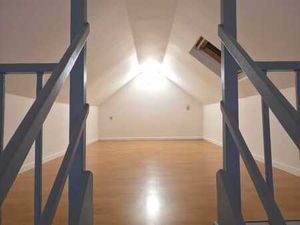 Studio à louer +/- 42m2 - 700 € (+30 €)