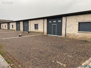 Parking/box 136 m² TOUL