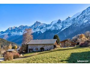 Ferme ancienne et terrain