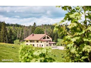 Maison 6 pièces 327 m²