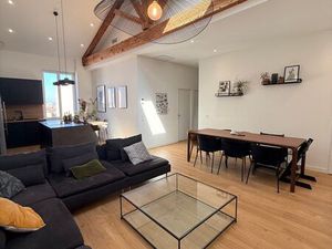 Appartement atypique avec poutre apparente de 105m2