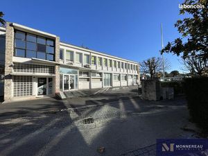 Bureaux 128 m² Barbezieux-Saint-Hilaire