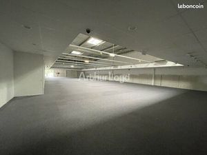 Local commercial 900 m²