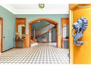 Château fin XIXe  très de proche Compiègne (Oise)