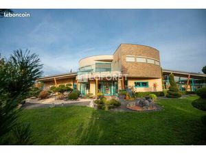 Villa 5 pièces 262 m²