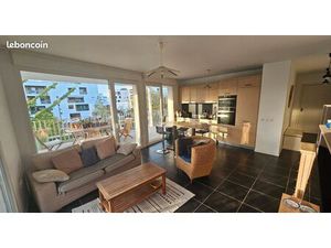 Lumineux T3 avec grande terrasse Floirac Arena