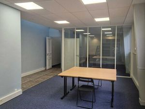 Bureaux 80 m² proches des Invalides (75007)