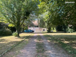 Belle maison familiale sur 2300 m2 de terrain clos