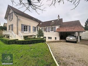 Propriété 8 pièces 254 m²