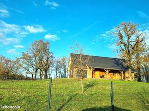 à vendre maison bois à Turenne village classé de la Corrèze