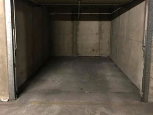 Garage / Box de stockage sécurisé - Fort de Mons