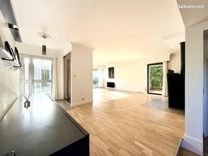 MAISON F6 189m² terrain 812m²