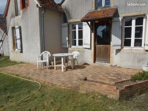 Maison de village avec un hectare et écurie