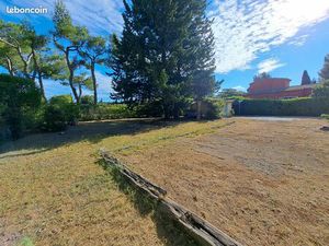 Terrain 640 m² Saint-Cannat