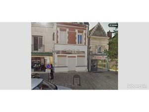 Immeuble de rapport – Centre de Gien (45500) – 5 appartements et 2 commerces– 294m² m² – R