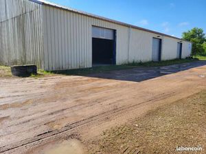 Local industriel 1 000 m²